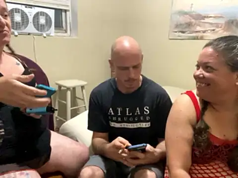 Mac ThunderCock online show from June 5, 2026, 3:35 am