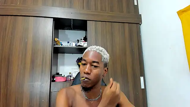 Snapshot of Dreamastercum_ chatting on October 7, 2025, 1:30 pm Dreamastercum online show from October 7, 2025, 1:30 pm