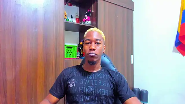 Snapshot of Dreamastercum_ chatting on June 4, 2026, 12:33 pm Dreamastercum online show from June 4, 2026, 12:33 pm
