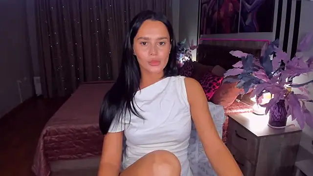 DanaSincere online show from November 14, 2025, 4:44 am