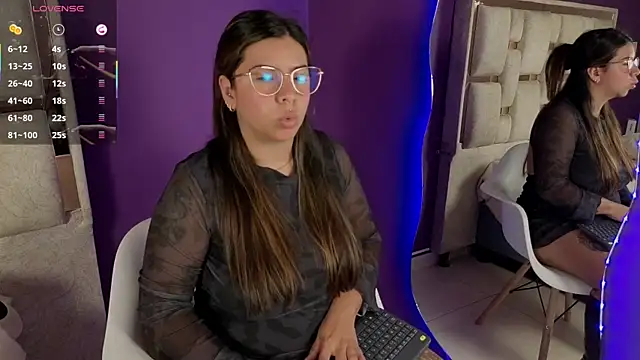 Snapshot of emilyy_cooperr chatting on June 10, 2026, 12:15 pm emilyy cooperr online show from June 10, 2026, 12:15 pm