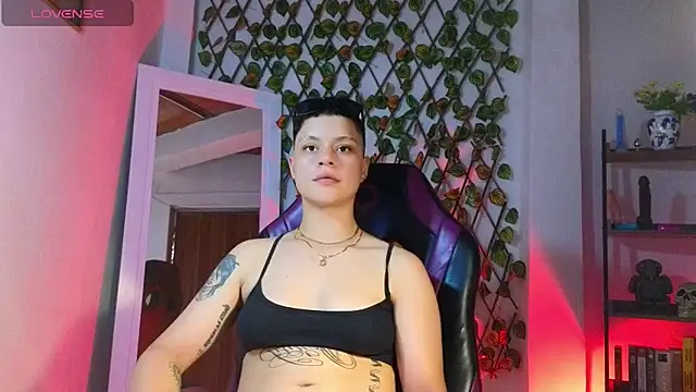 Snapshot of demimoore222 chatting on March 10, 2025, 10:45 pm demimoore222 online show from March 10, 2025, 10:45 pm