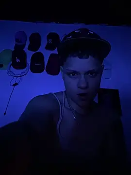 Snapshot of demimoore222 chatting on March 19, 2025, 6:03 am demimoore222 online show from March 19, 2025, 6:03 am