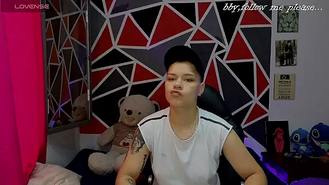 Snapshot of demimoore222 chatting on November 28, 2025, 2:42 pm demimoore222 online show from November 28, 2025, 2:42 pm