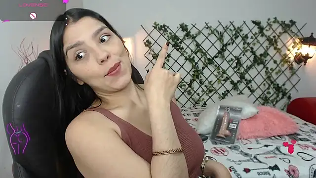 Snapshot of issa__nassar chatting on September 28, 2025, 2:22 pm issa nassar online show from September 28, 2025, 2:22 pm