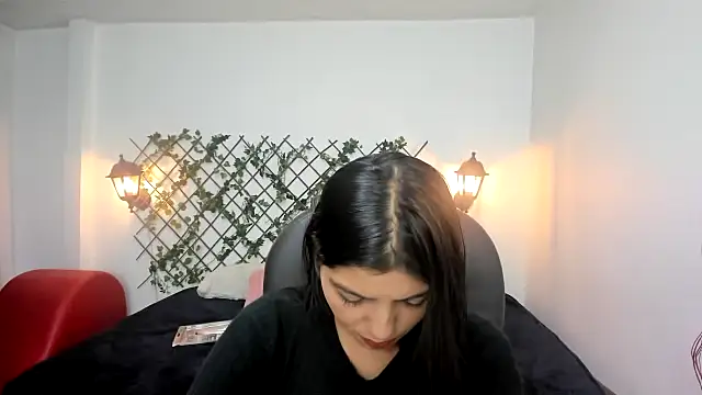 Snapshot of issa__nassar chatting on November 6, 2025, 1:34 pm issa nassar online show from November 6, 2025, 1:34 pm