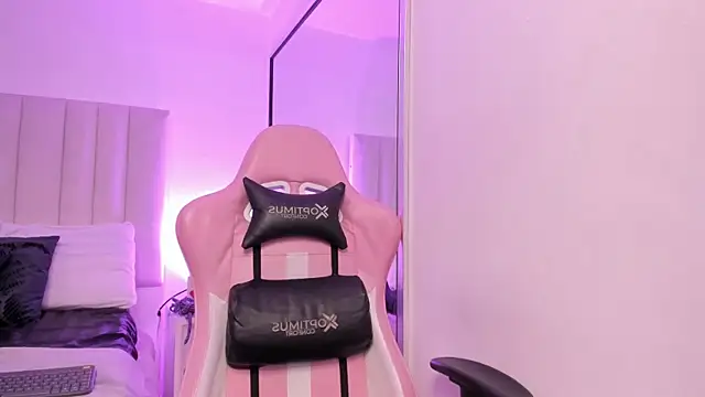 Snapshot of SaritaBratz chatting on March 19, 2025, 10:31 pm SaritaBratz online show from March 19, 2025, 10:31 pm