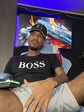 Snapshot of Miguel_bigcock chatting on March 8, 2025, 7:53 pm Miguel bigcock online show from March 8, 2025, 7:53 pm