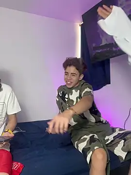 Snapshot of Miguel_bigcock chatting on October 12, 2025, 8:19 pm Miguel bigcock online show from October 12, 2025, 8:19 pm