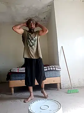 Snapshot of Flomi13 chatting on March 12, 2026, 9:32 pm Flomi13 online show from March 12, 2026, 9:32 pm