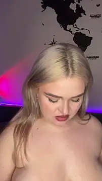 Snapshot of April_Vancee chatting on November 29, 2025, 2:42 pm April Vancee online show from November 29, 2025, 2:42 pm