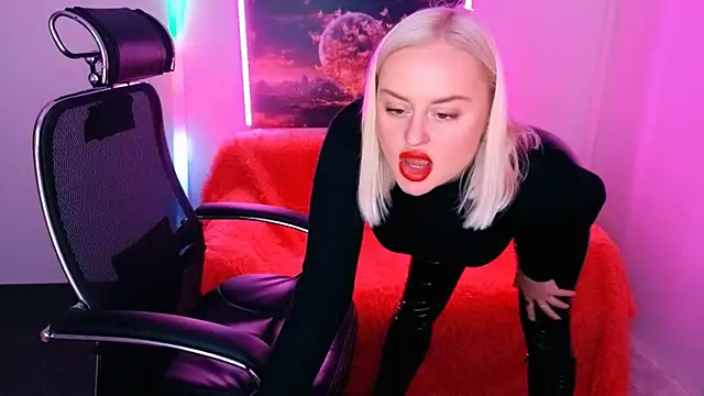 Snapshot of Miss_Alice_Silver chatting on September 29, 2025, 8:13 pm Miss Alice Silver online show from September 29, 2025, 8:13 pm