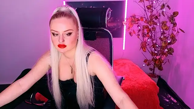 Snapshot of Miss_Alice_Silver chatting on October 26, 2025, 4:13 pm Miss Alice Silver online show from October 26, 2025, 4:13 pm