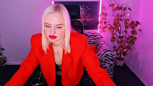 Snapshot of Miss_Alice_Silver chatting on November 7, 2025, 4:18 pm Miss Alice Silver online show from November 7, 2025, 4:18 pm