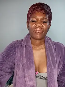 Snapshot of Missvixen81 chatting on July 20, 2026, 8:28 am Missvixen81 online show from July 20, 2026, 8:28 am