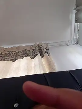 Snapshot of queen_lovely2 chatting on February 17, 2026, 11:18 am queen lovely2 online show from February 17, 2026, 11:18 am