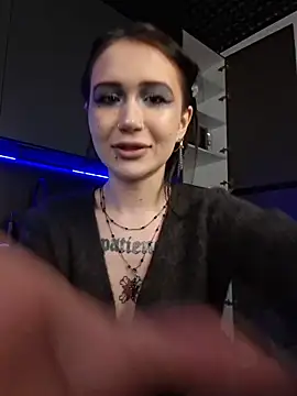 Snapshot of HeatherSweet_ chatting on June 22, 2026, 6:49 pm HeatherSweet online show from June 22, 2026, 6:49 pm