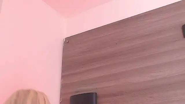 SashaNova online show from August 5, 2026, 4:59 am