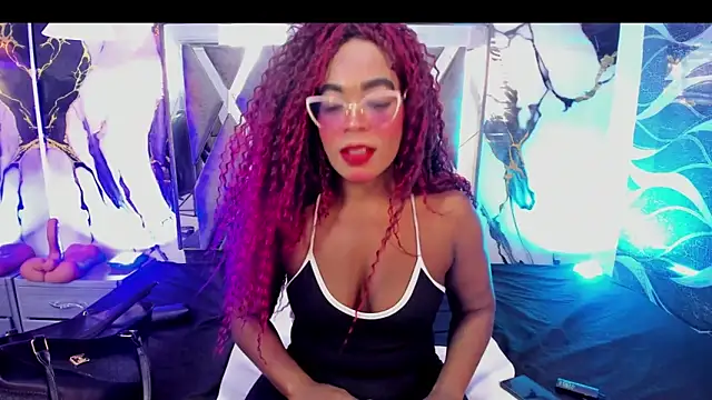 Snapshot of CandyMartinez_ chatting on May 26, 2026, 8:38 pm CandyMartinez online show from May 26, 2026, 8:38 pm