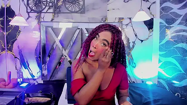 Snapshot of CandyMartinez_ chatting on June 1, 2026, 8:32 pm CandyMartinez online show from June 1, 2026, 8:32 pm