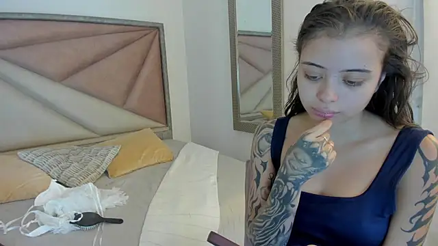 Snapshot of SaskiaGrendel chatting on July 19, 2026, 6:11 pm SaskiaGrendel online show from July 19, 2026, 6:11 pm