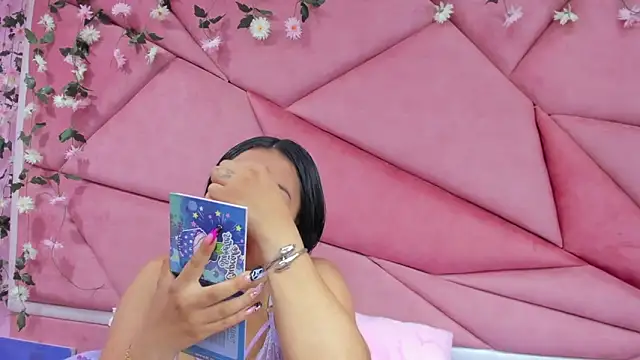 Snapshot of _Violeta_18 chatting on October 11, 2025, 3:17 am Violeta 18 online show from October 11, 2025, 3:17 am