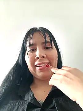 Snapshot of Candy-Body chatting on March 12, 2025, 9:56 pm Candy-Body online show from March 12, 2025, 9:56 pm