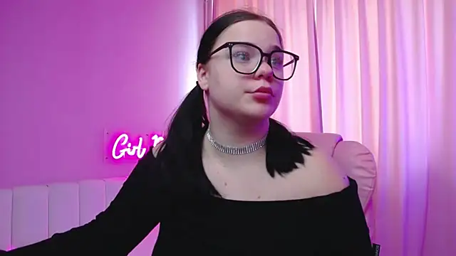 Snapshot of Eliss_Shyyo chatting on March 4, 2025, 7:41 am Eliss Shyyo online show from March 4, 2025, 7:41 am