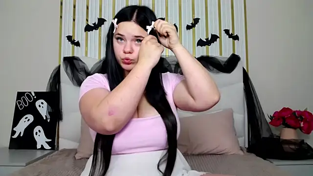 Snapshot of Eliss_Shyyo chatting on October 25, 2025, 4:53 am Eliss Shyyo online show from October 25, 2025, 4:53 am