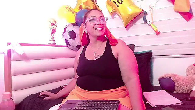 Snapshot of scarlettbooty chatting on June 19, 2026, 11:03 am scarlettbooty online show from June 19, 2026, 11:03 am
