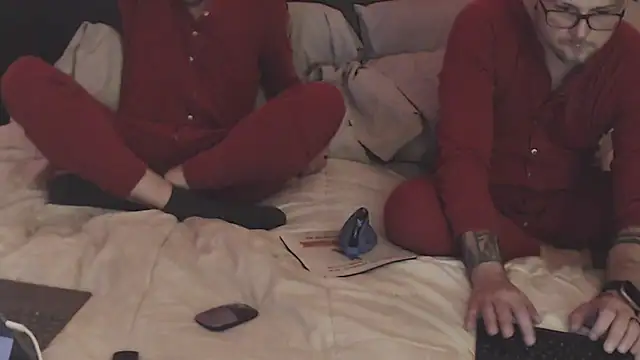 Snapshot of weknowourworth6999 chatting on October 2, 2025, 3:24 am weknowourworth6999 online show from October 2, 2025, 3:24 am