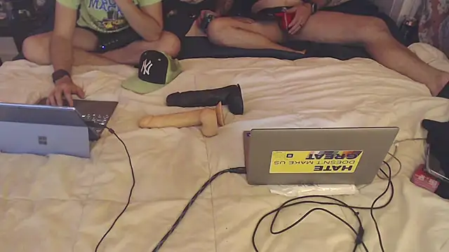 Snapshot of weknowourworth6999 chatting on October 6, 2025, 12:08 am weknowourworth6999 online show from October 6, 2025, 12:08 am