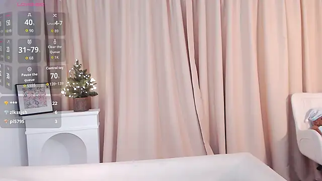 Snapshot of honey113 chatting on November 18, 2025, 2:54 pm honey113 online show from November 18, 2025, 2:54 pm