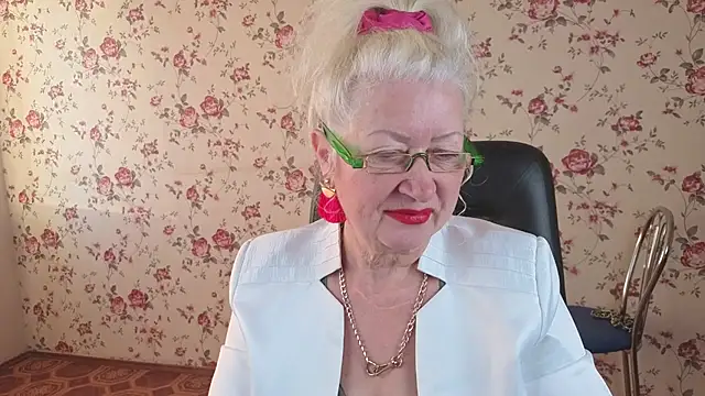 Maya Mayflower online show from October 3, 2025, 3:58 am