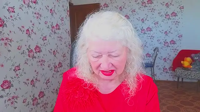 Snapshot of Maya_Mayflower chatting on June 4, 2026, 3:34 am Maya Mayflower online show from June 4, 2026, 3:34 am