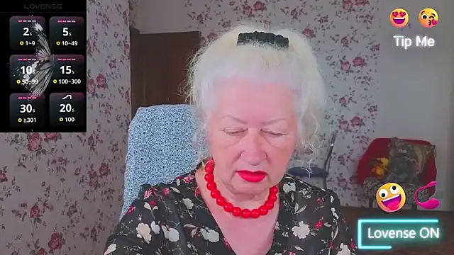 Snapshot of Maya_Mayflower chatting on June 15, 2026, 3:20 am Maya Mayflower online show from June 15, 2026, 3:20 am