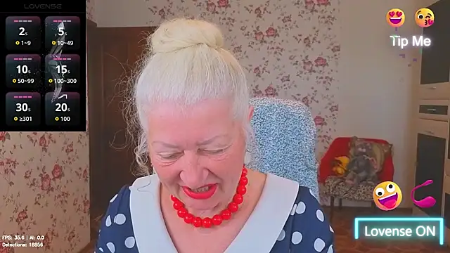 Snapshot of Maya_Mayflower chatting on June 18, 2026, 3:29 am Maya Mayflower online show from June 18, 2026, 3:29 am