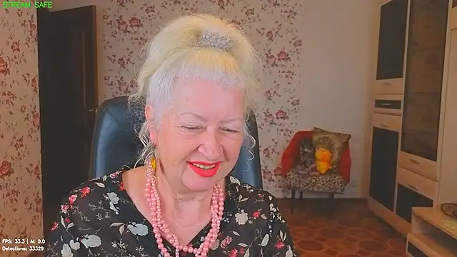Snapshot of Maya_Mayflower chatting on June 29, 2026, 3:35 am Maya Mayflower online show from June 29, 2026, 3:35 am