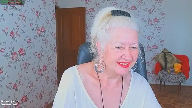 Snapshot of Maya_Mayflower chatting on July 5, 2026, 3:45 am Maya Mayflower online show from July 5, 2026, 3:45 am