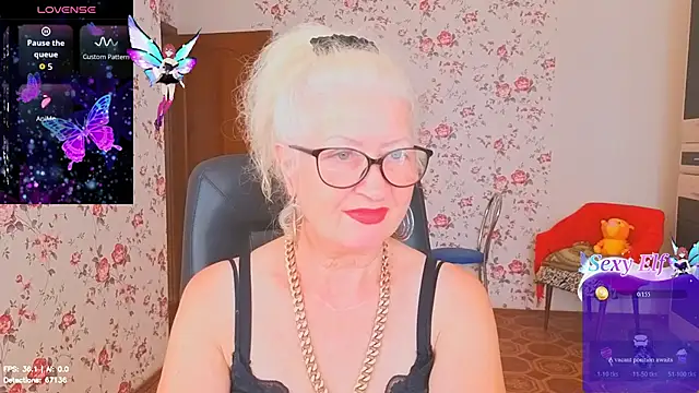 Snapshot of Maya_Mayflower chatting on July 30, 2026, 5:50 am Maya Mayflower online show from July 30, 2026, 5:50 am