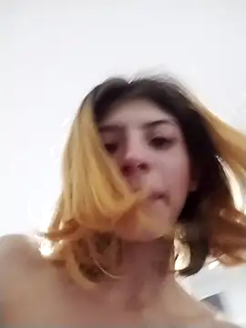 Snapshot of KratosAfroditacs chatting on October 3, 2025, 8:06 pm KratosAfroditacs online show from October 3, 2025, 8:06 pm