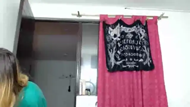 Snapshot of KratosAfroditacs chatting on October 24, 2025, 5:53 pm KratosAfroditacs online show from October 24, 2025, 5:53 pm