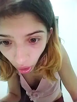 Snapshot of KratosAfroditacs chatting on November 4, 2025, 9:19 am KratosAfroditacs online show from November 4, 2025, 9:19 am