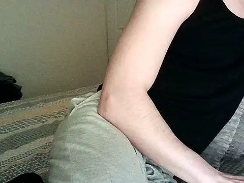 Snapshot of Enoch981 chatting on March 20, 2025, 11:34 pm Enoch981 online show from March 20, 2025, 11:34 pm