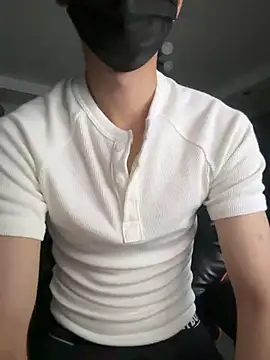 hello038038 online show from June 15, 2026, 1:35 pm