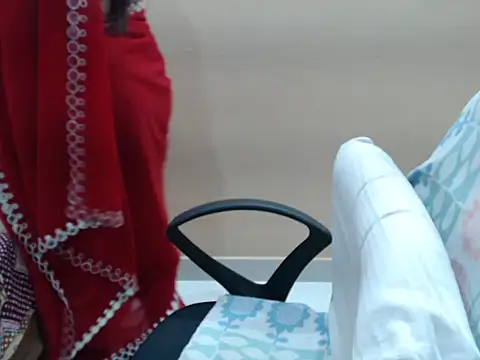 Snapshot of Surjeet_Kaur chatting on June 16, 2026, 7:33 am Surjeet Kaur online show from June 16, 2026, 7:33 am