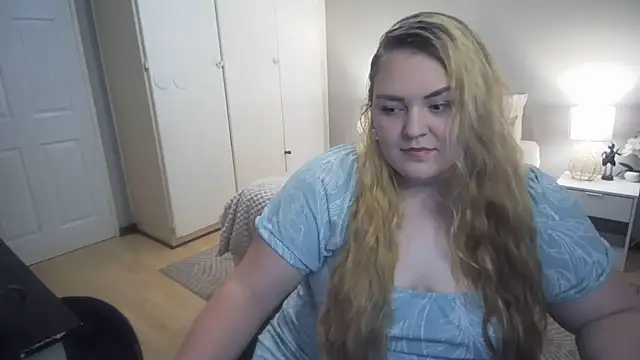 Snapshot of Neytjie chatting on November 20, 2025, 6:07 pm Neytjie online show from November 20, 2025, 6:07 pm