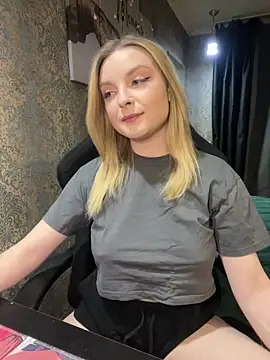 Snapshot of Lina_ly chatting on March 8, 2025, 8:03 pm Lina ly online show from March 8, 2025, 8:03 pm