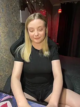 Snapshot of Lina_ly chatting on October 11, 2025, 9:13 pm Lina ly online show from October 11, 2025, 9:13 pm