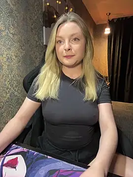 Snapshot of Lina_ly chatting on November 13, 2025, 9:03 pm Lina ly online show from November 13, 2025, 9:03 pm